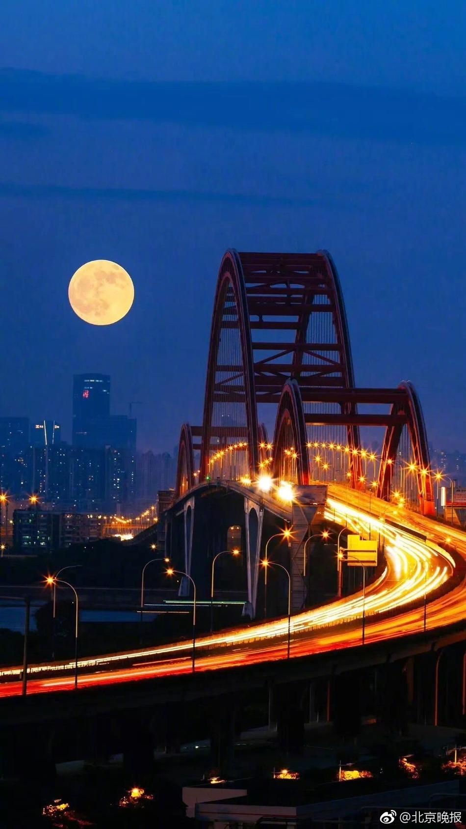 大神近距离全景侧拍微博分享