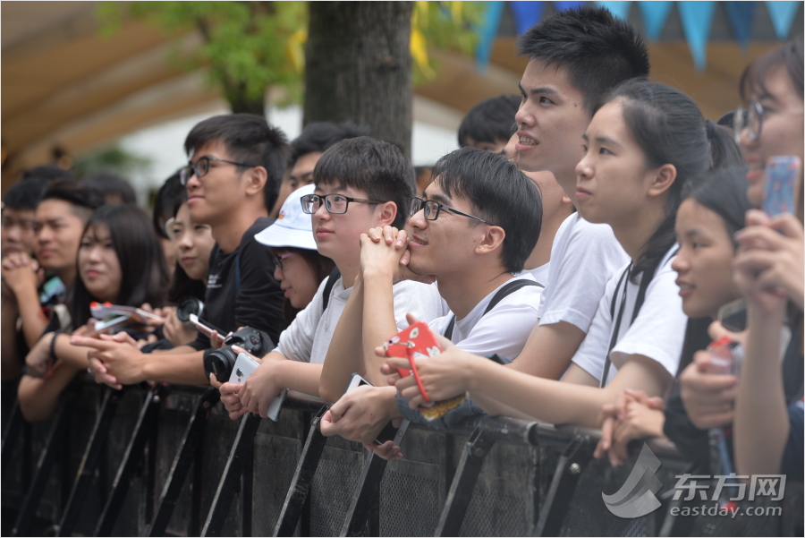 在公交车里c弄到高C了怎么办