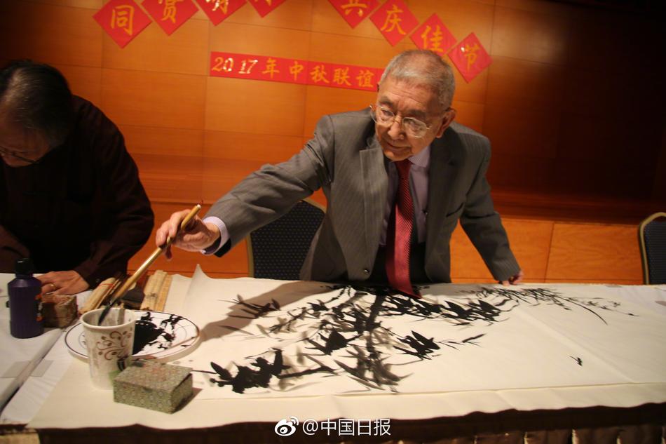 亚洲性爱自拍无码视频观看