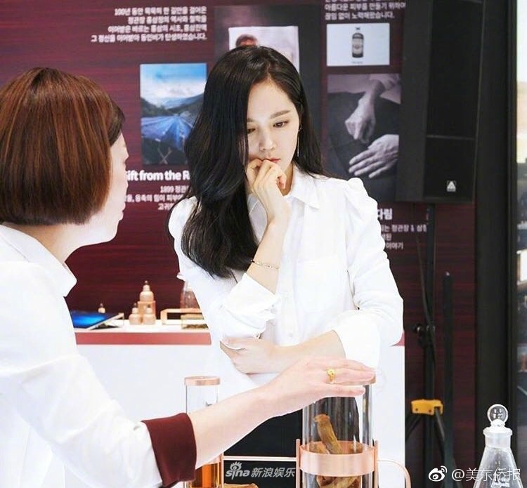 jk女扒开腿秘 让人桶爽