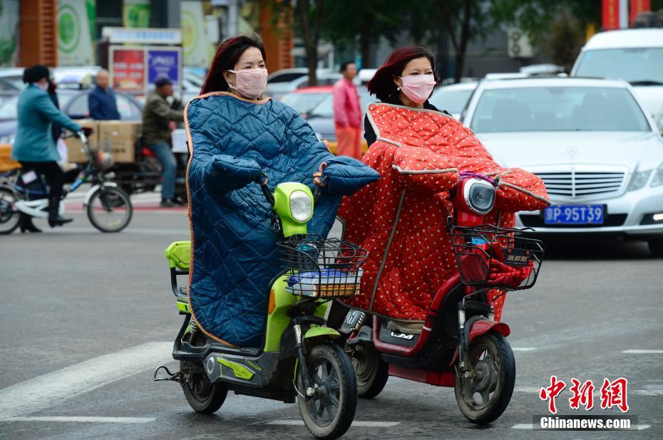 中国富婆按摩找刺激