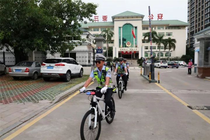 美女射精