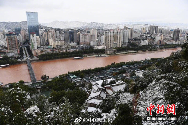 美女露岀奶头秘 无遮挡图片