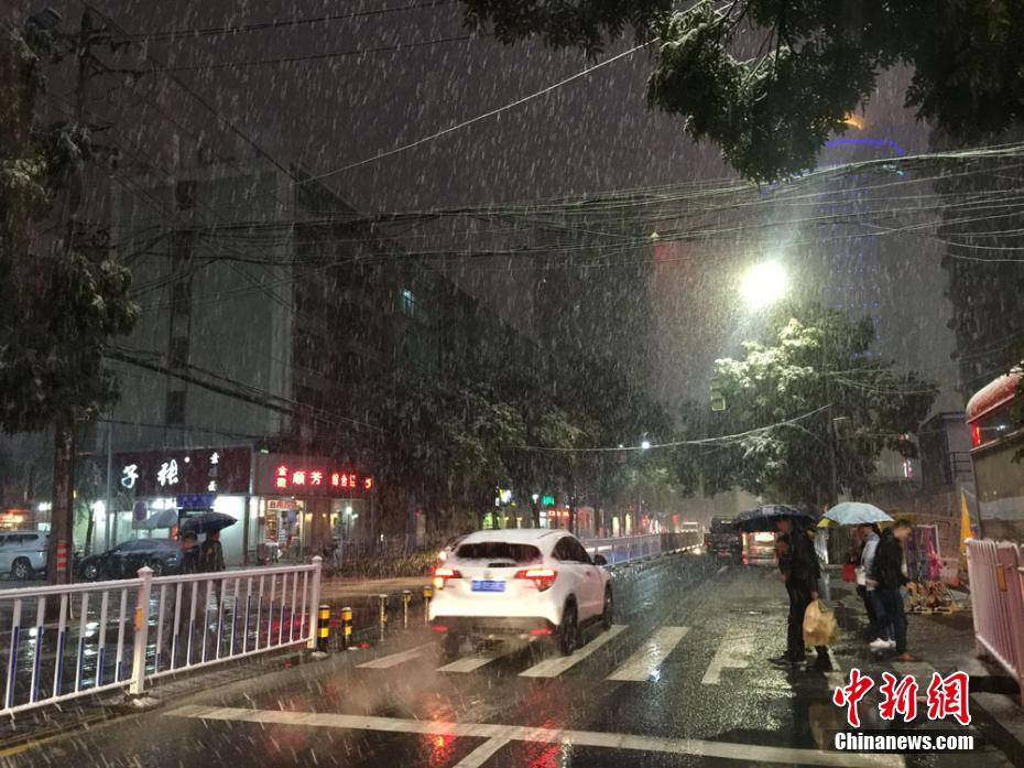 露脸走光XXⅩXXX合集