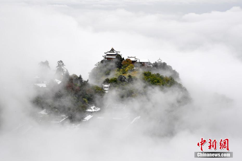 白丝JK裸体被 出水动漫
