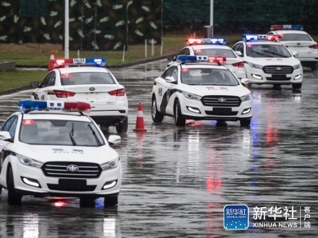 在线一区二区三区
