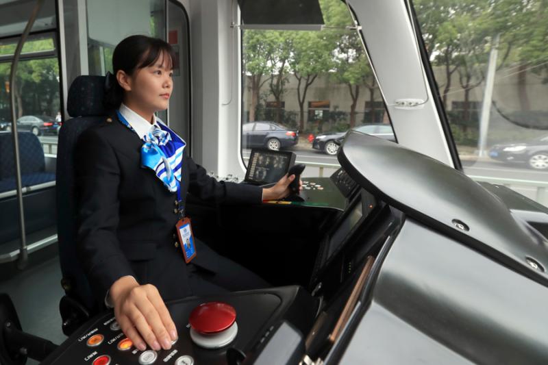 欧美黑人双插潮吹