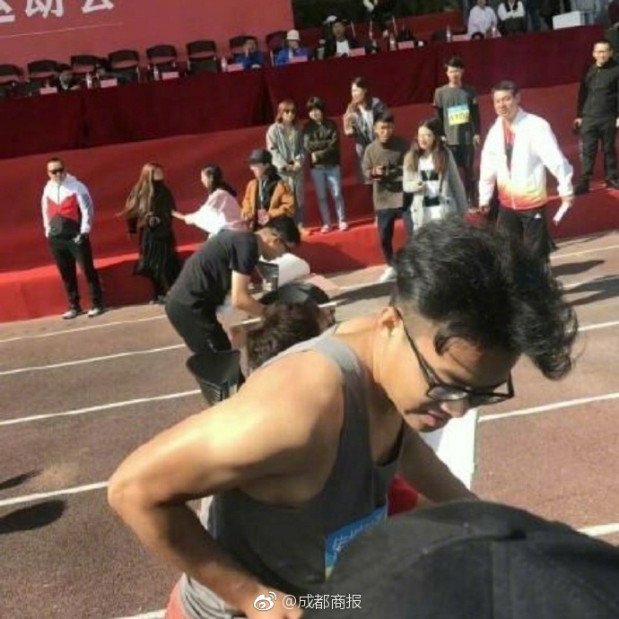 八尋麻衣