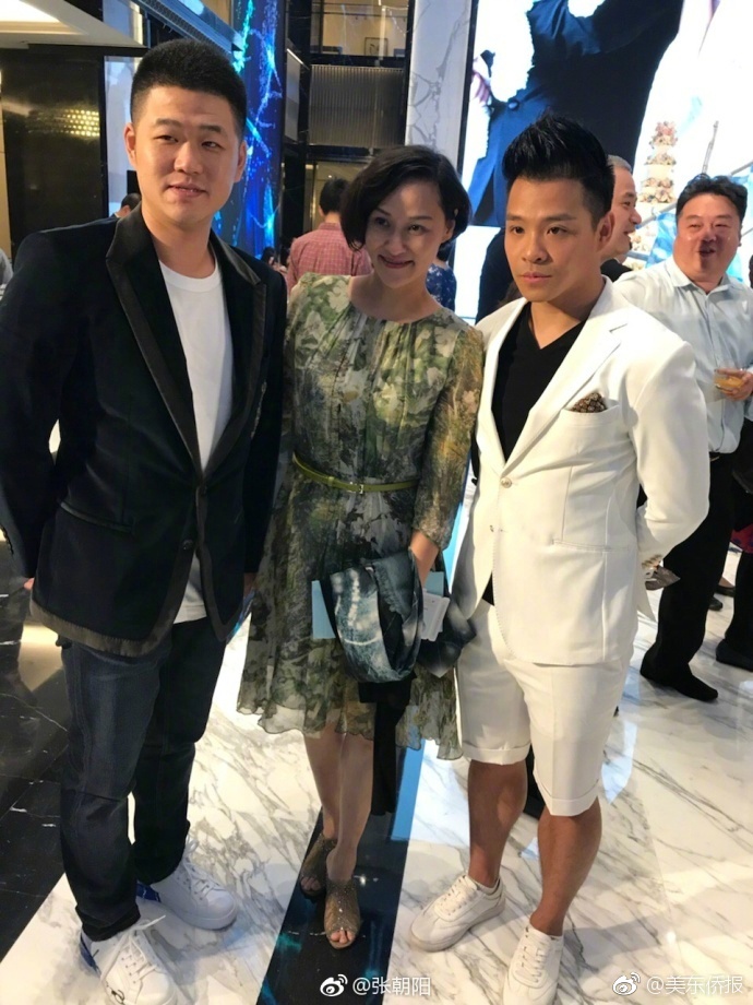 扒開腿灌牛奶拏調教鞠婧祎