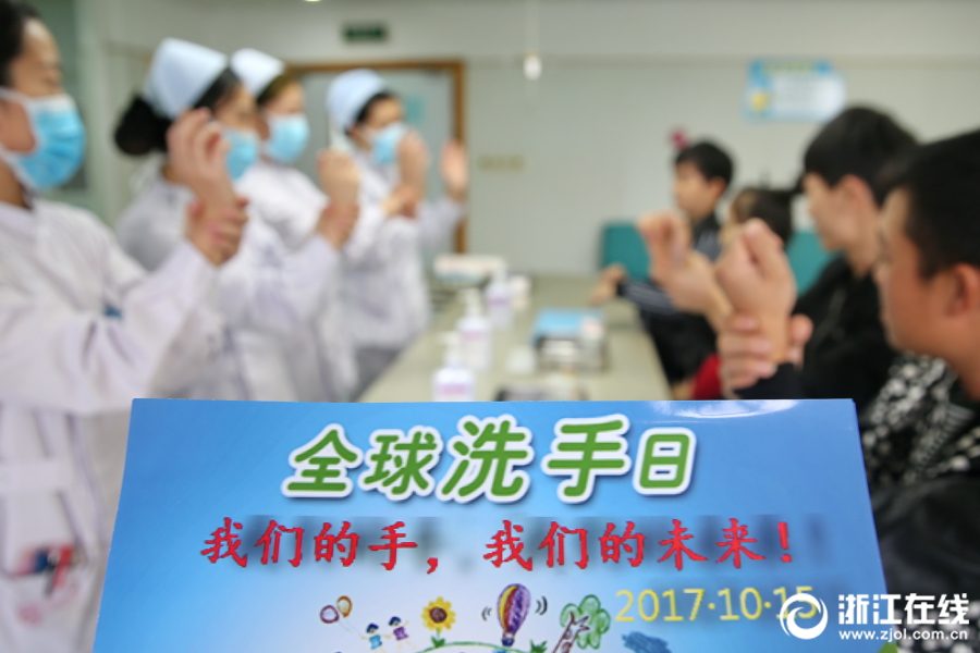 小舞 扒腿让我c的电影
