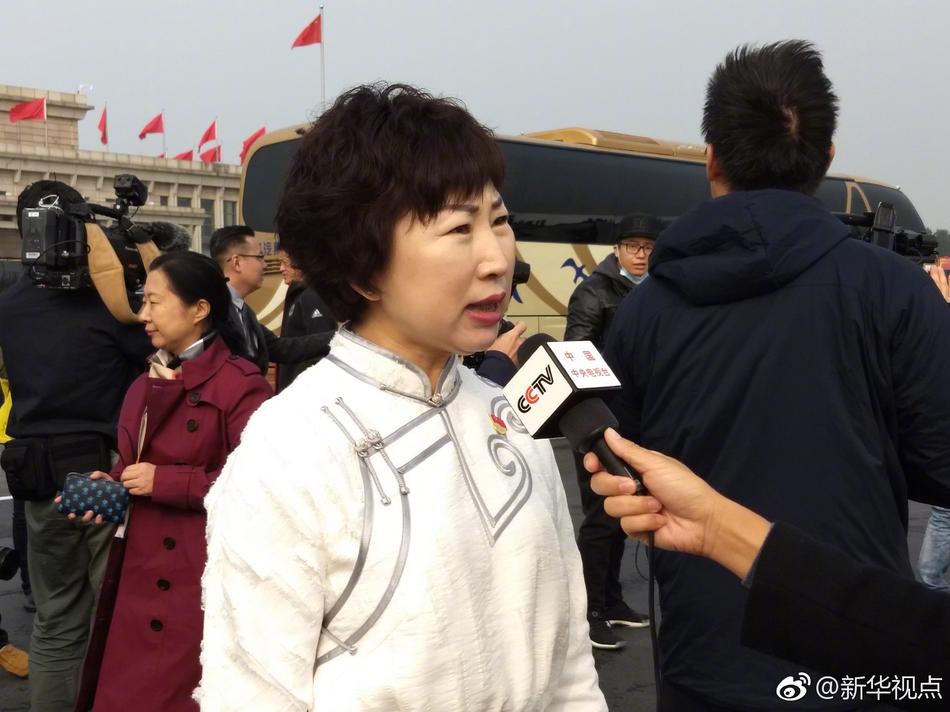 偷偷碰操老逼免费视频