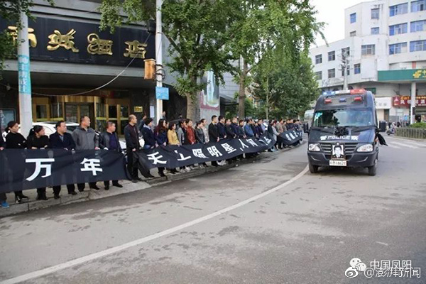 亚洲奶大毛多的老太婆