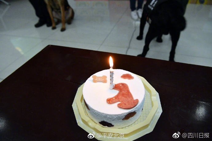 Chinese妇女裸体洗澡