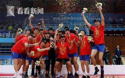 林静公交车轮流澡到高潮