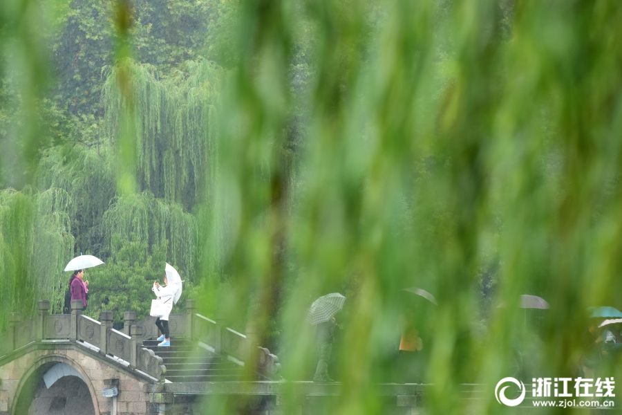 免费推油性生活片