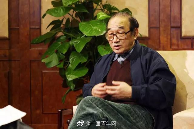 班里没人了脱女同学内裤