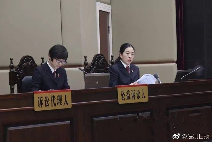 免费国产黄色三级片