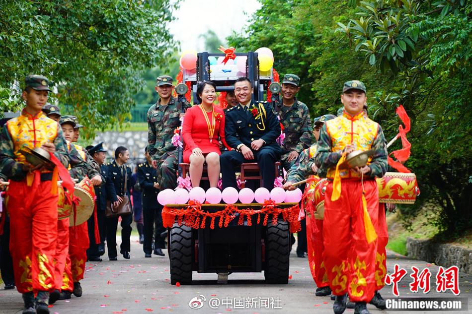 鞠婧祎扒开内 给男人桶换脸