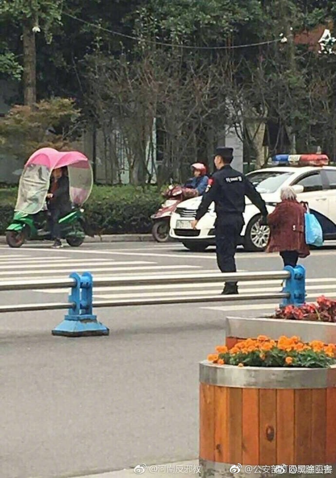 摸屌