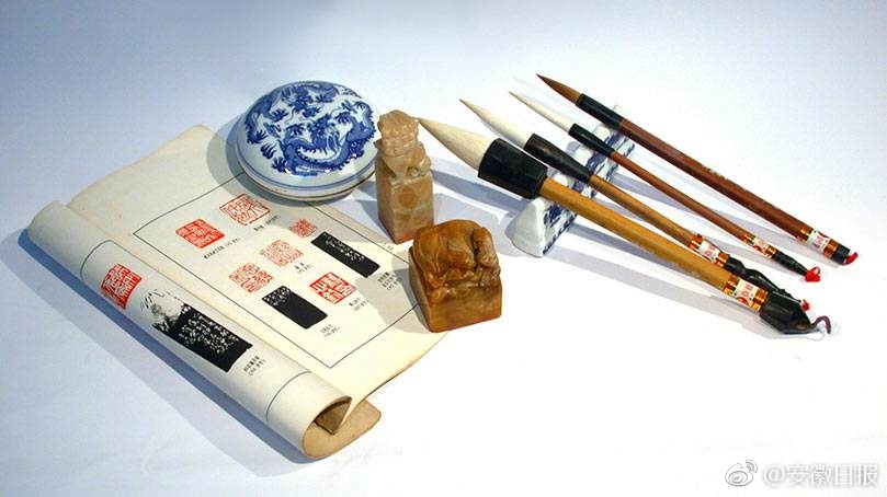 揉我胸 啊 嗯出奶了黄漫