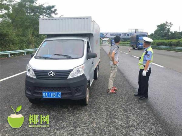 两个老头把我添高潮了
