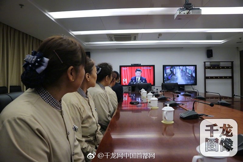 舔奶奶白毛穴