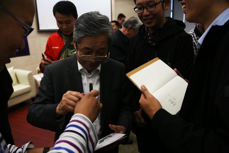 多人群交无码高清