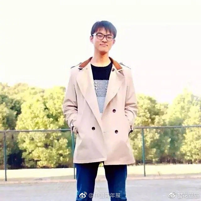 适合男生偷偷玩的手机游戏