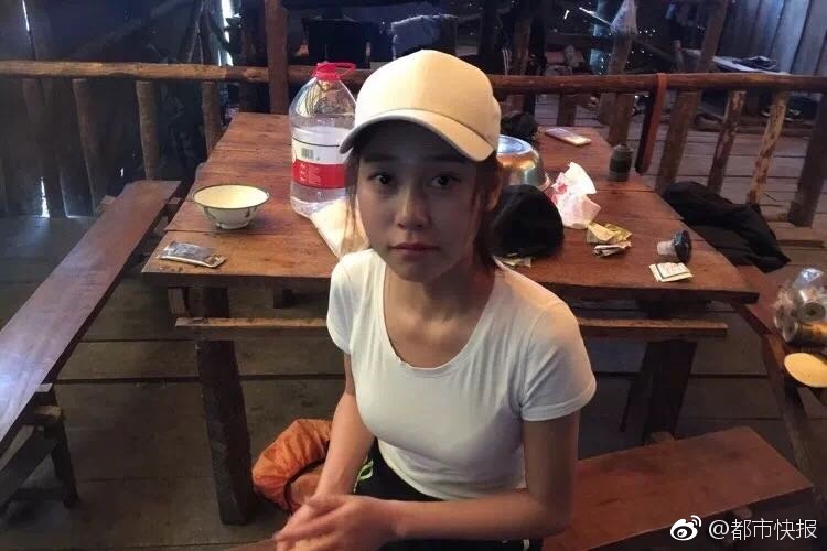 偷拍女生按摩