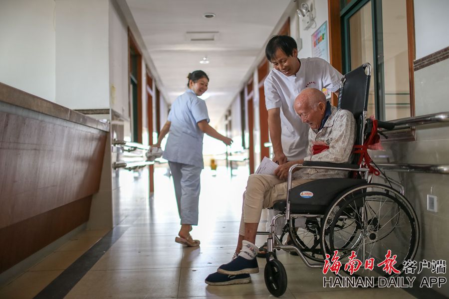 妖精的尾巴露西