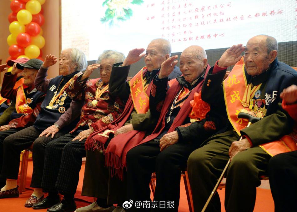 俄罗俄处破女A级出血摘花