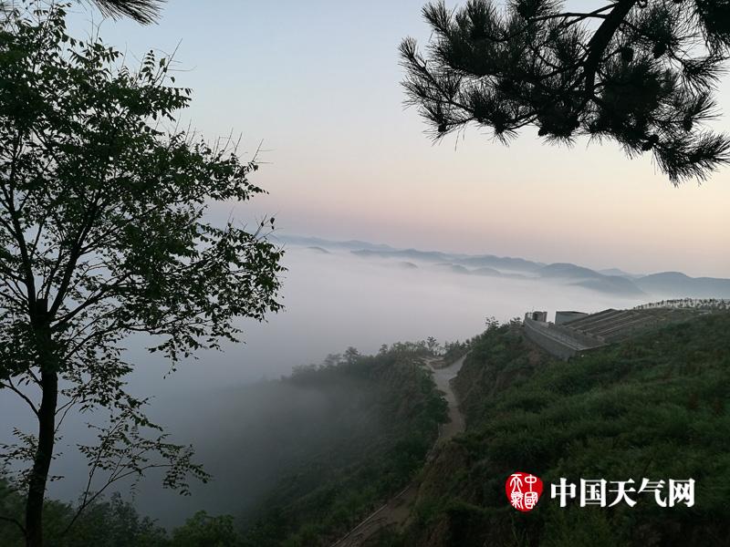美女厕所偷拍