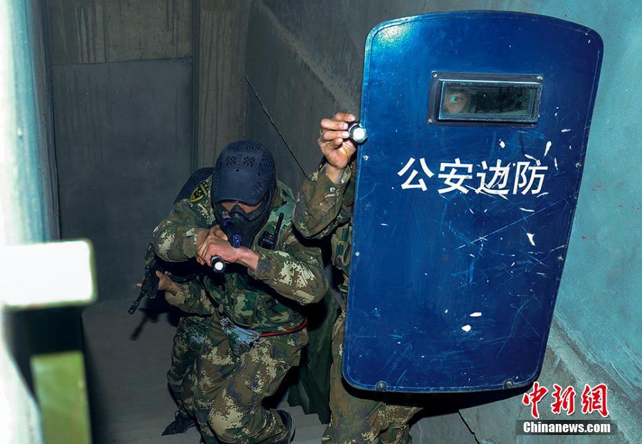 搡东北70岁老熟女