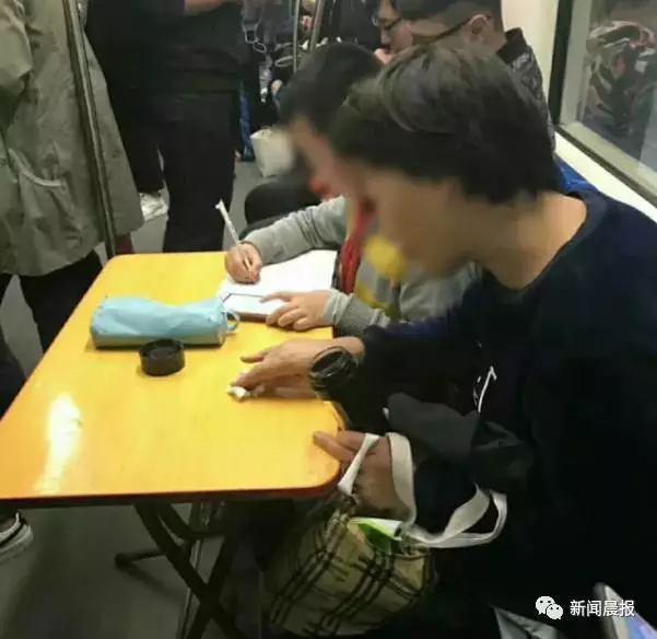 摸曰操批摸奶子