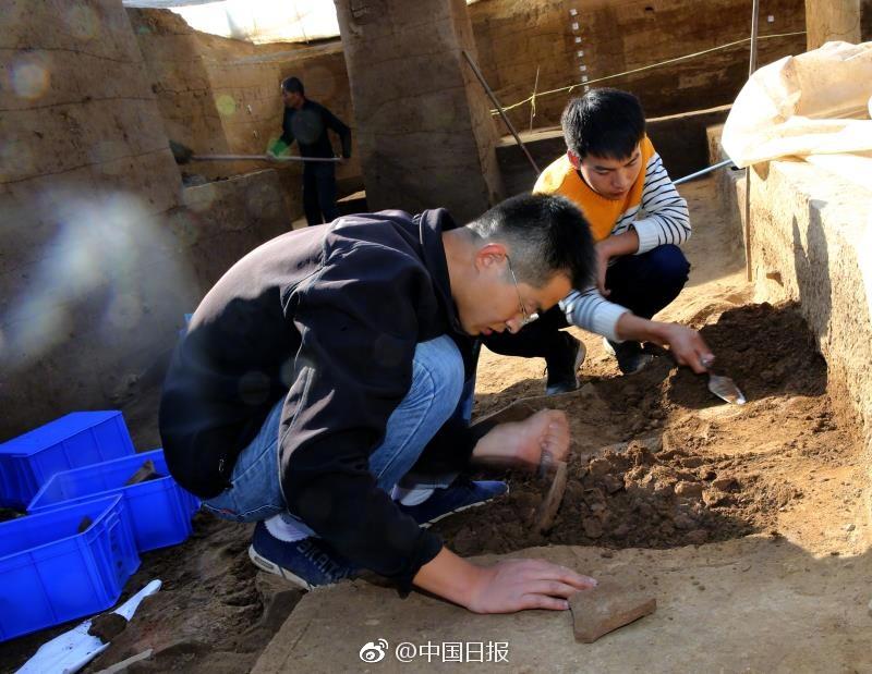 美国三极黄色片