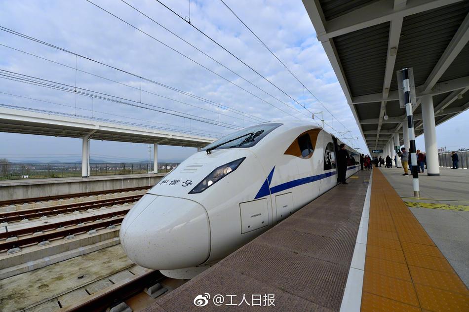 纲手被爆 乳喷自慰爽动漫