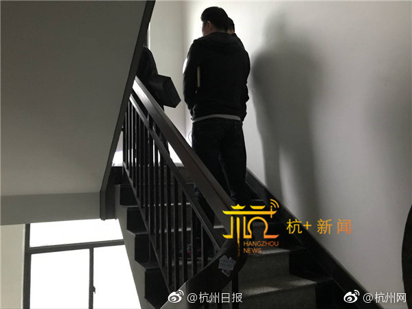 电影院揉女朋友奶头h