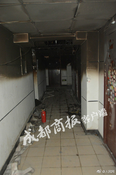 夫妻交换全裸体激情毛片