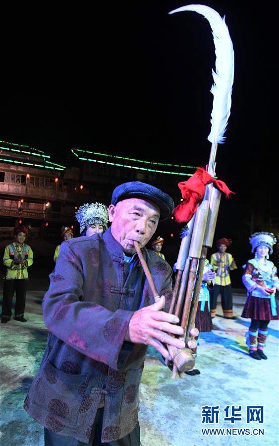 男男在教室伦流澡到尿Hnp