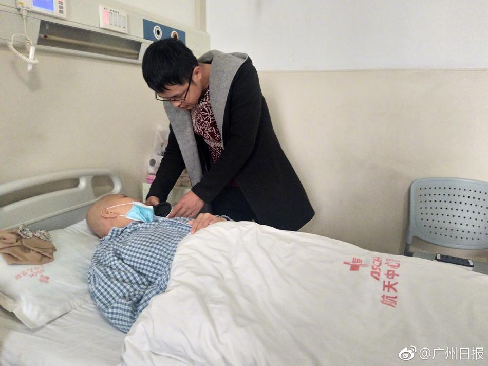 被女同学伸进裤裆玩jiji