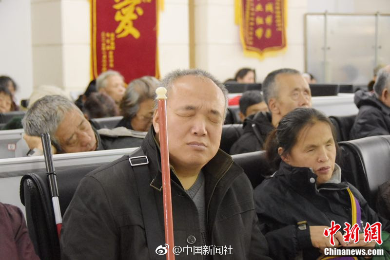 黑人巨大   两根一起