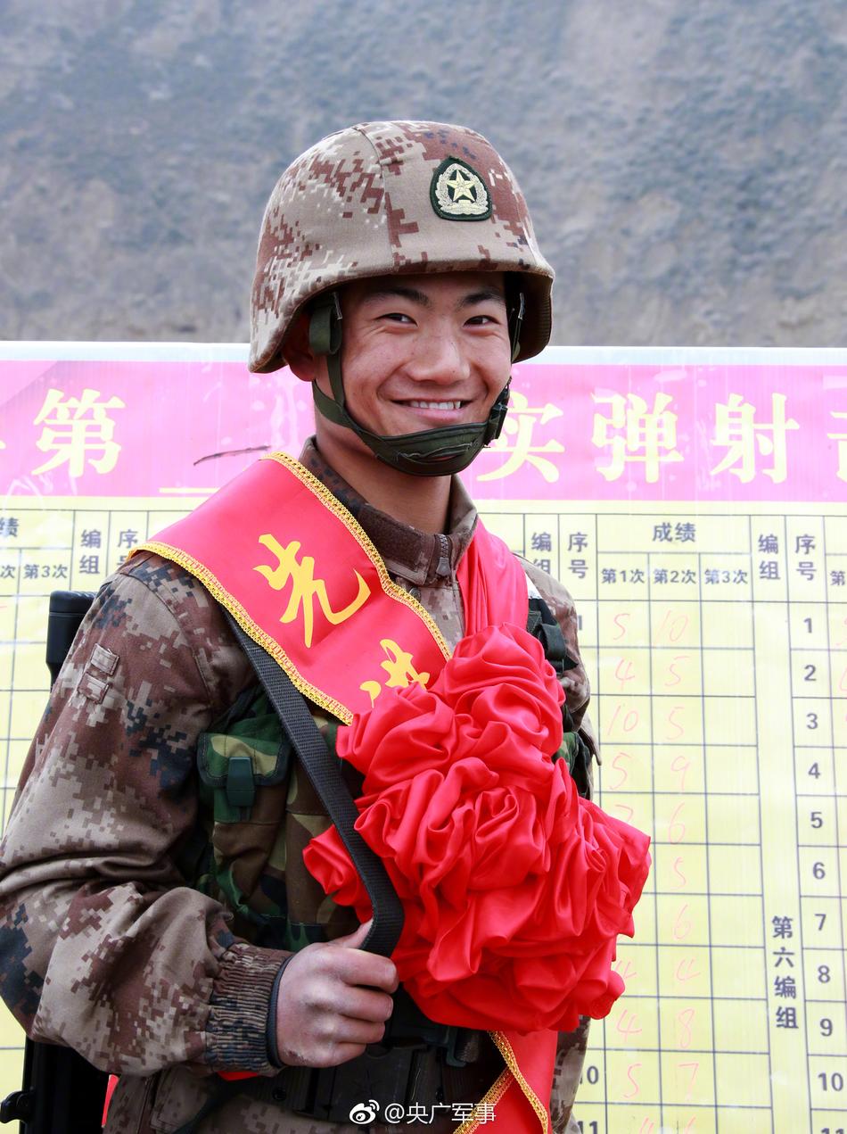 天麻传媒同性乱伦电影Gv裸体视频