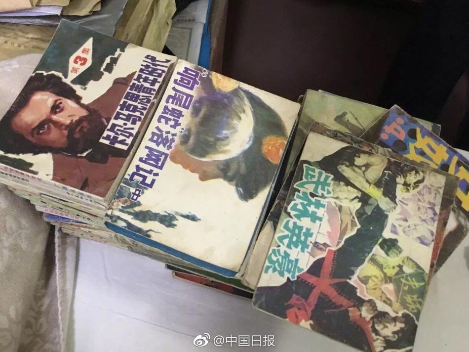 9分42秒头撞玻璃视频