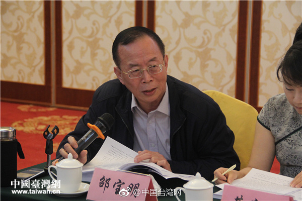 小婊孑啊轻点灬太粗太长了