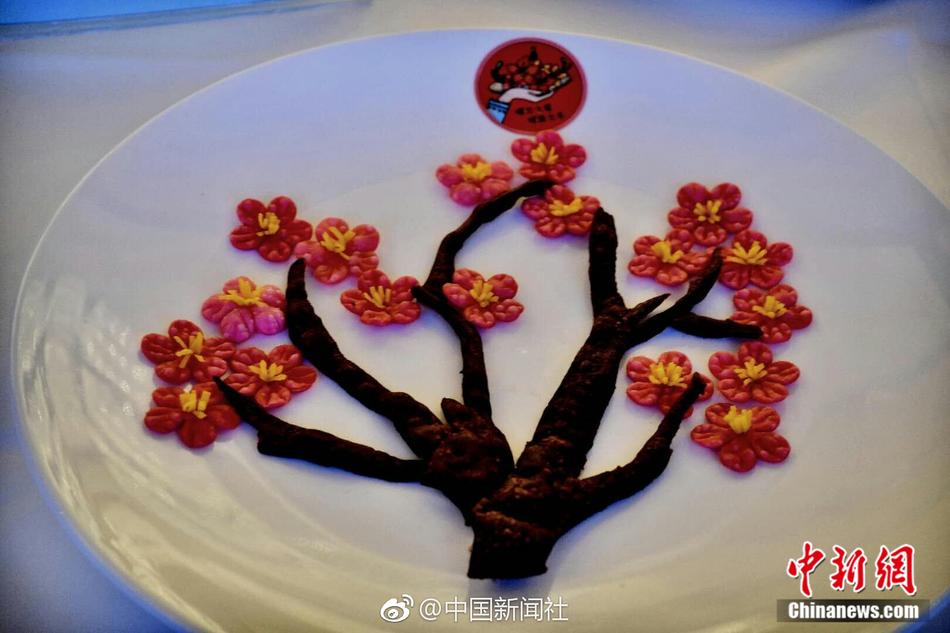 动漫美女被 吸乳羞羞的