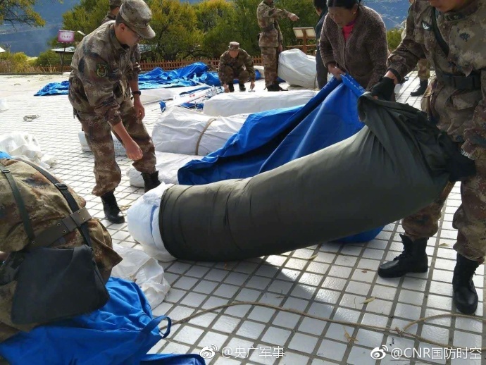女性裸体秘 无遮挡奶先露大白腿