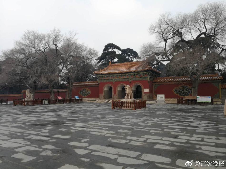 白丝校花 的隐私秘 撒尿