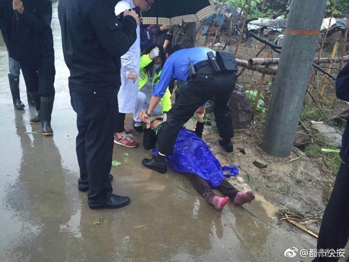 美女靠逼