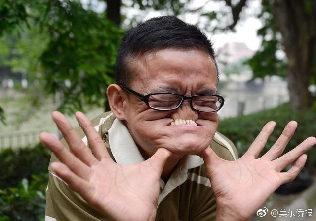 与亲女洗澡时伦了