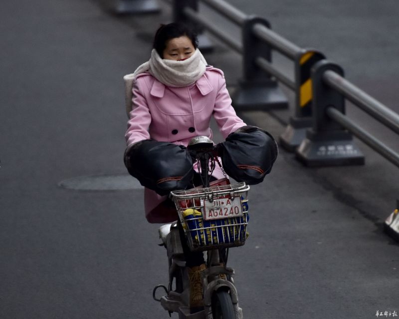 偷拍女生按摩
